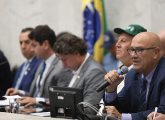 Debate na ALEP ressalta defesa da cadeia leiteira paranaense