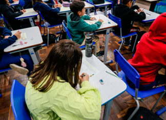 Sancionada lei que cria o programa Parceiro da Escola