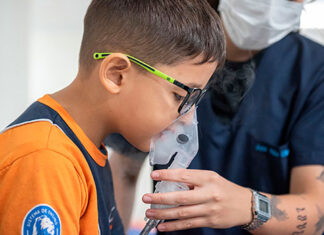 Projeto de extensão da UENP oferece fisioterapia respiratória para crianças em Jacarezinho