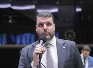 Câmara aprova projeto que barra benefícios sociais a invasores de terras