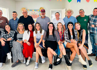 Reunião com Festa Junina!