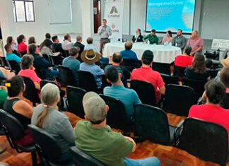 Moradores de Ribeirão do Pinhal são contemplados com titulação de propriedade