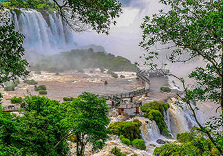 Paraná tem 2º maior crescimento do País em 12 meses; turismo é destaque