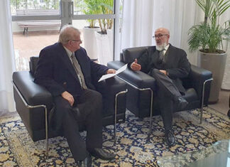 TCE-PR entrega lista de agentes com contas desaprovadas ao Tribunal Regional Eleitoral