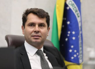 Eleito por unanimidade, deputado Alexandre Curi assumirá presidência da ALEP Deputado Alexandre Curi