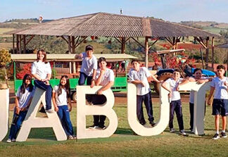 Alunos do Colégio Maximus visitam Jabuti e Planetário