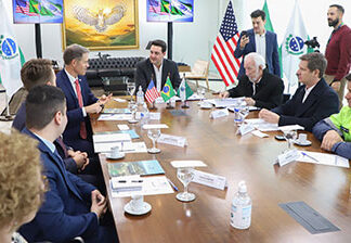 Governador Ratinho Junior apresenta potenciais do Paraná ao cônsul-geral dos EUA