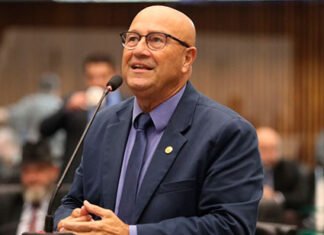 Romanelli requer informações sobre investimentos no Porto de Paranaguá ROMANELLI