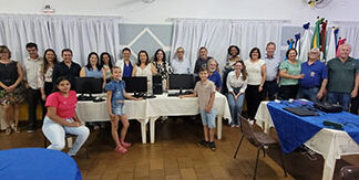 Parceria resulta em doação de computadores para alunos de escola pública ROTARY