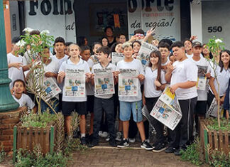 Alunos de Santa Mariana visitam redação do jornal Folha do Norte
