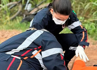 Ciclista cai e sofre traumatismo craniano