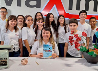 Colégio Maximus promove ‘Manhã Literária’ com autógrafos dos alunos