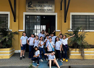 Alunos do Colégio Maximus visitam Museu de História Natural em Cornélio