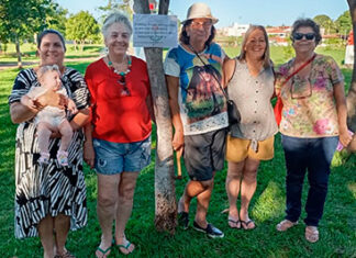 Bandeirantes comemora 90 anos e trovas são ‘fixadas’ nas árvores no Parque do Povo