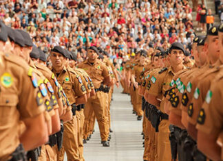 Governador sanciona lei que reestrutura as carreiras dos PMs e bombeiros