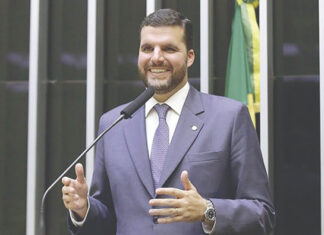 Agronegócio pressiona por candidatura de Pedro Lupion ao Senado Agronegócio