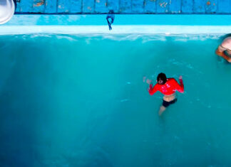 Piscinas: receita simples para tratar água evita desperdício e surpresa na conta