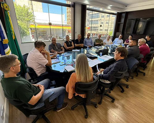 Prefeito Raphael Sampaio faz primeira reunião de secretariado