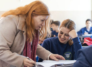 Aulas nos 2.091 colégios do Paraná retornam nesta quarta-feira