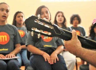 Jacarezinho reinaugura núcleo Musicou com matrículas abertas para alunos de todas as idades