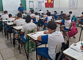 Professores do Colégio Ecel de Bandeirantes aplicam simulado para alunos do Ensino Fundamental Anos Iniciais e Finais