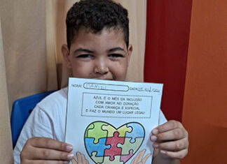 Abril Azul reforça a importância da informação e do respeito às pessoas com TEA.