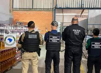 Mais de 54 mil litros de vinhos, cachaças e vinagres são apreendidos no Paraná