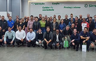 Sicredi e imprensa se reúnem para fortalecer parceria estratégica de informação