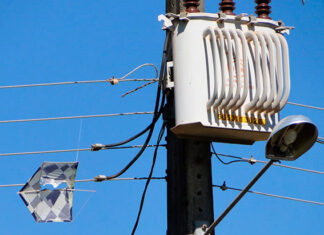 Pipas e rede elétrica: uma combinação que não é brincadeira