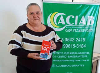 ACIAB entrega prêmio para ganhadora da Promoção do Dia dos Pais
