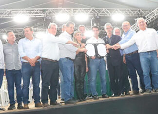 ALEP acolhe demandas e presta homenagens durante Sessão Especial em Bandeirantes