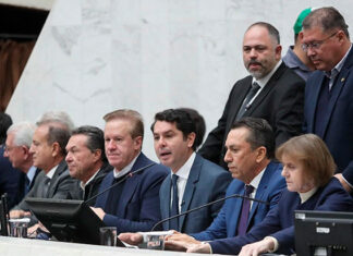 Curi anuncia R$ 70 milhões da Assembleia para aulas de inglês em escolas municipais