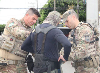 Artefato suspeito mobiliza esquadrão antibombas do BOPE à Jacarezinho