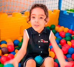 No Colégio Maximus, aprender inglês desde cedo prepara alunos para o futuro profissional e pessoal