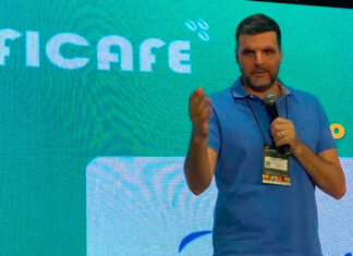 Lupion critica ‘ambientalismo ideológico’ e cobra medidas contra crise do leite durante feira em Jacarezinho