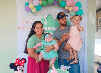 Desde que nasceu, a bebê está internada em hospital do Norte Pioneiro e ganha festa de aniversário