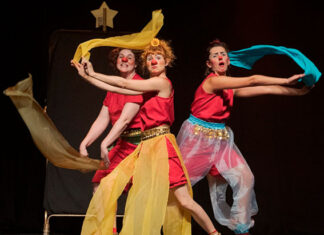 Assai recebe espetáculo de palhaças, oficinas e contação de histórias