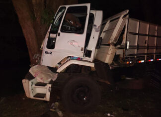 Colisão frontal entre caminhões próximo a Bandeirantes deixa um morto e um ferido