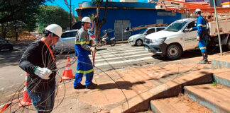 Copel remove mais de 300 kg de cabos de telecom em situação irregular em Cornélio Procópio