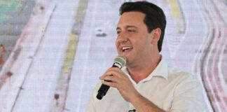 Ratinho Junior convoca prefeitos aliados para reforçar campanha de Flávio Bolsonaro no 2º turno