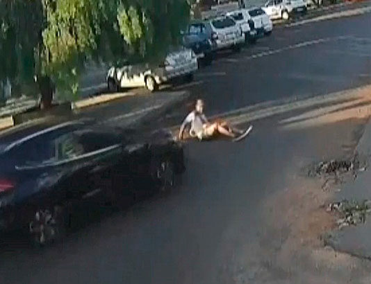 Homem se arrasta por faixa de pedestres, é atropelado e morre em Ribeirão do Pinhal
