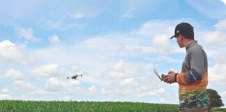 Nova geração de produtores investe na pulverização por drone