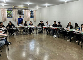 Colégio ECEL promove Café Filosófico e coloca estudantes diante dos desafios do Brasil contemporâneo