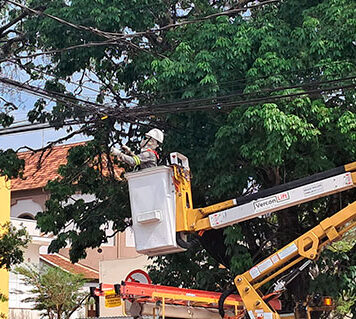 Força-tarefa retira mais de 700 kg de sucata de fiação telefônica em Cornélio e Santo Antônio da Platina
