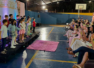 Colégio ECEL emociona famílias com celebração especial em homenagem ao Dia das Mães