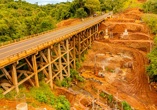 Nova ponte sobre o Rio Ubá, na BR-153, entra em fase de fundação