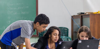 Escolas estaduais do Paraná promovem cadastro de alunos para mercado de trabalho