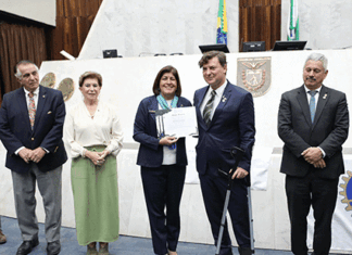 Rotarianos de Bandeirantes são homenageados na Assembleia Legislativa do Paraná