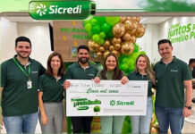 Associada de Cornélio Procópio fatura R$ 5 mil em sorteio da Poupança Premiada Sicredi