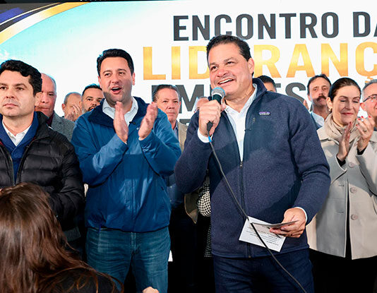 Pré-candidatura de Sandro Alex recebe apoio de contabilistas do Paraná